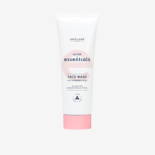 Oriflame Glow Essentials Face Wash with Vitamins E and B3 (125 ml)