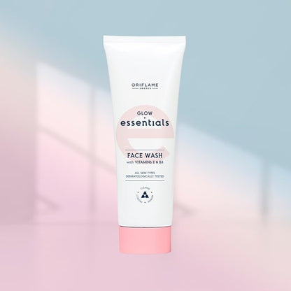 Oriflame Glow Essentials Face Wash with Vitamins E and B3 (125 ml)
